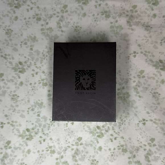 Vintage Anne Klein Watch Bracelet - Picture 4 of 4